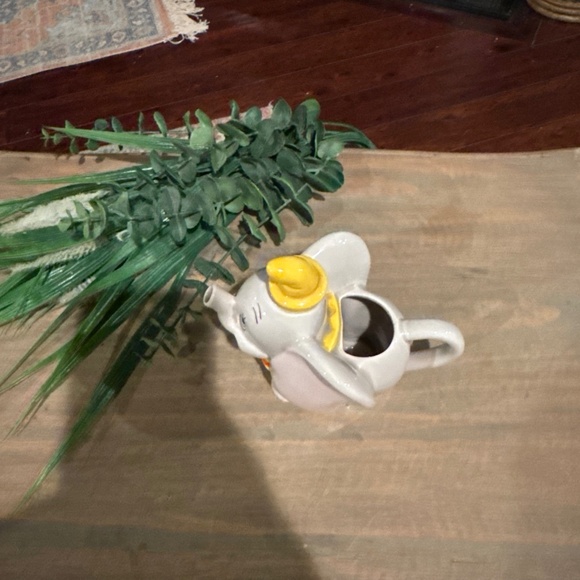 Vintage 1990s Walt Disney DUMBO Ceramic Pitcher Water /Milk Teapot - Picture 6 of 7